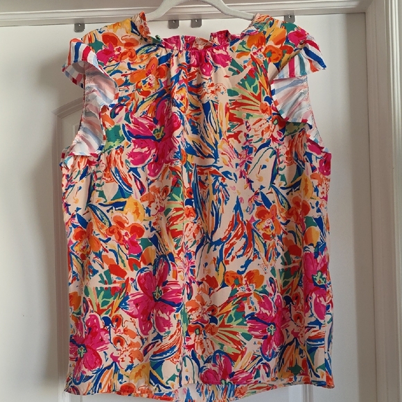 boutique unbranded Tops - NWOT Boutique XL Floral Sleeveless Top - Multicolor